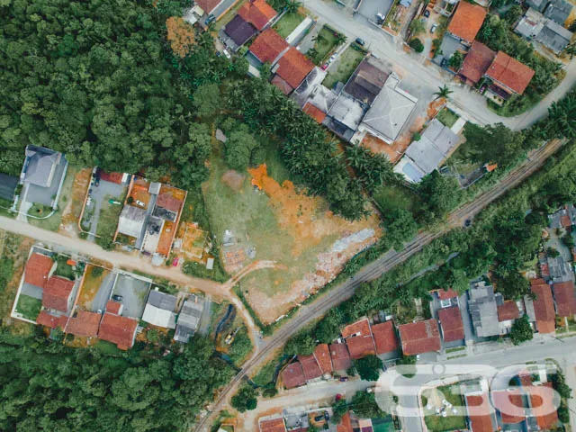 OPORTUNIDADE DE TERRENO À VENDA, NO BAIRRO PARQUE