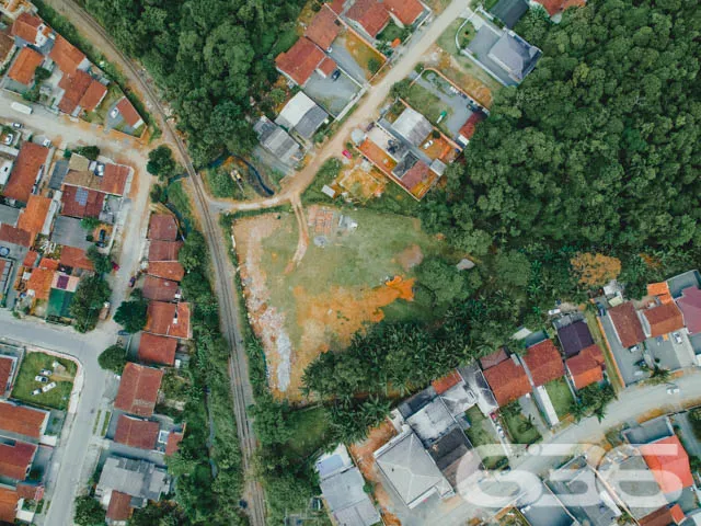OPORTUNIDADE DE TERRENO À VENDA, NO BAIRRO PARQUE
