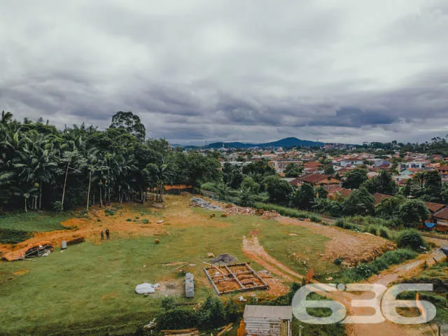 OPORTUNIDADE DE TERRENO À VENDA, NO BAIRRO PARQUE
