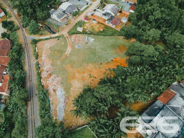OPORTUNIDADE DE TERRENO À VENDA, NO BAIRRO PARQUE