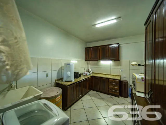 SOBRADO COM 1 SUÍTE MAIS 5 QUARTOS EM BALNEÁRIO BA