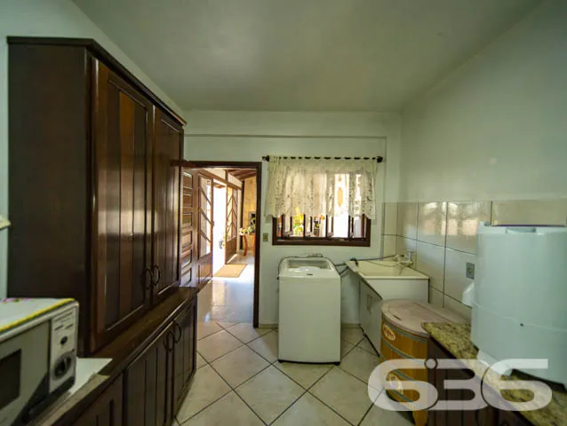 SOBRADO COM 1 SUÍTE MAIS 5 QUARTOS EM BALNEÁRIO BA