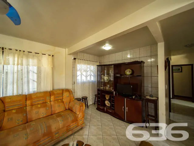 SOBRADO COM 1 SUÍTE MAIS 5 QUARTOS EM BALNEÁRIO BA