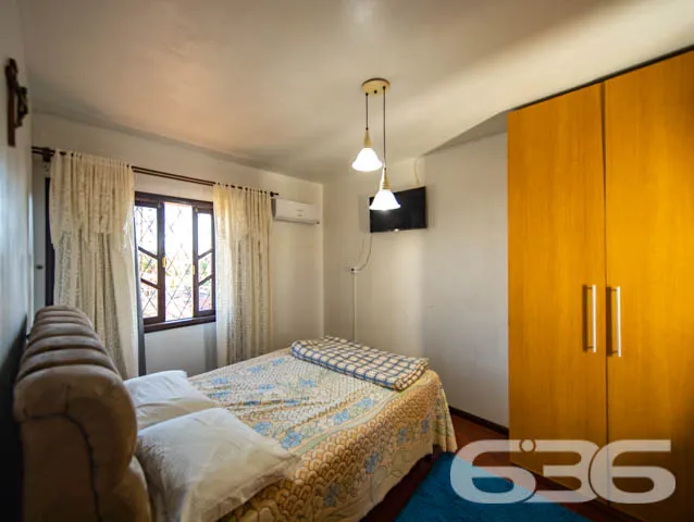 SOBRADO COM 1 SUÍTE MAIS 5 QUARTOS EM BALNEÁRIO BA