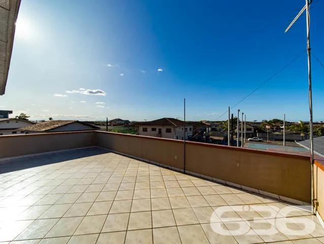 SOBRADO COM 1 SUÍTE MAIS 5 QUARTOS EM BALNEÁRIO BA