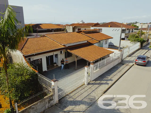 ÓTIMO IMÓVEL COM SUÍTE + 3 QUARTOS NO BAIRRO FÁTIM