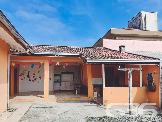 CASA COM SUĂTE + 2 QUARTOS NO BAIRRO JOĂO COSTA
E