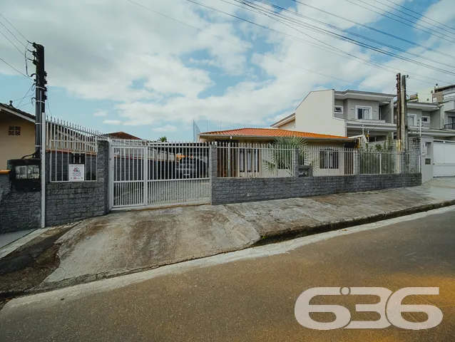 IMÓVEL COM SUÍTE + 2 QUARTOS NO BAIRRO SAGUAÇU

Es