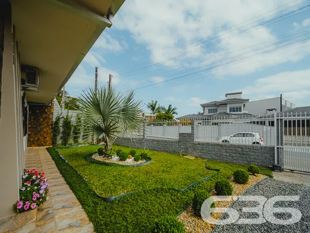 IMÓVEL COM SUÍTE + 2 QUARTOS NO BAIRRO SAGUAÇU

Es