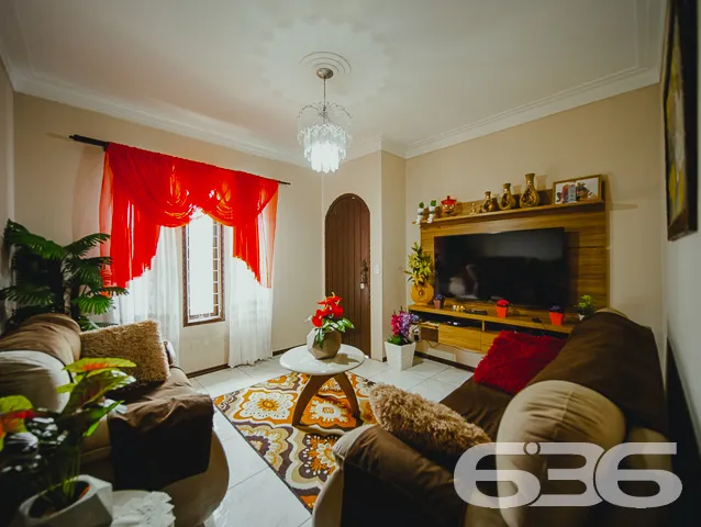 IMÓVEL COM SUÍTE + 2 QUARTOS NO BAIRRO SAGUAÇU

Es