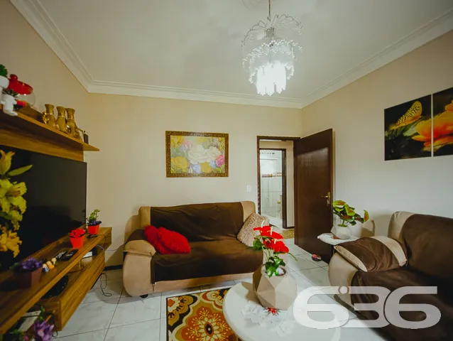 IMÓVEL COM SUÍTE + 2 QUARTOS NO BAIRRO SAGUAÇU

Es