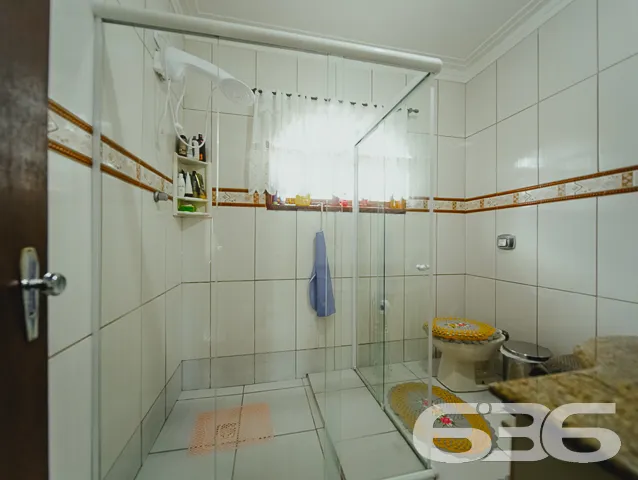 IMÓVEL COM SUÍTE + 2 QUARTOS NO BAIRRO SAGUAÇU

Es