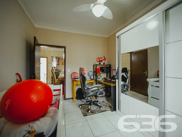 IMÓVEL COM SUÍTE + 2 QUARTOS NO BAIRRO SAGUAÇU

Es