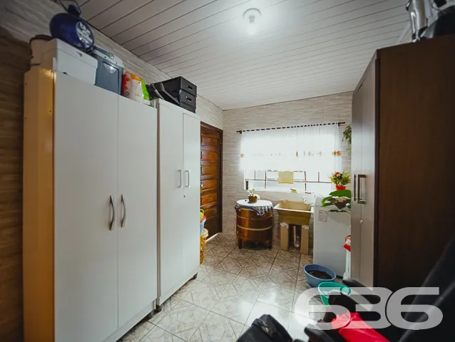 IMÓVEL COM SUÍTE + 2 QUARTOS NO BAIRRO SAGUAÇU

Es