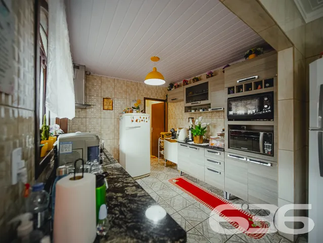 IMÓVEL COM SUÍTE + 2 QUARTOS NO BAIRRO SAGUAÇU

Es