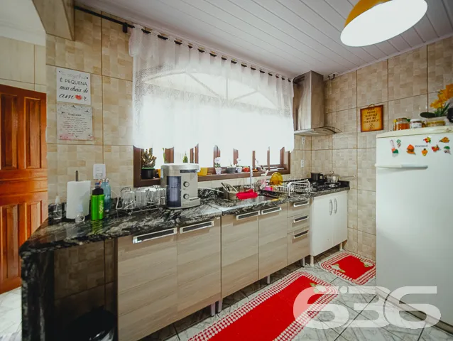 IMÓVEL COM SUÍTE + 2 QUARTOS NO BAIRRO SAGUAÇU

Es