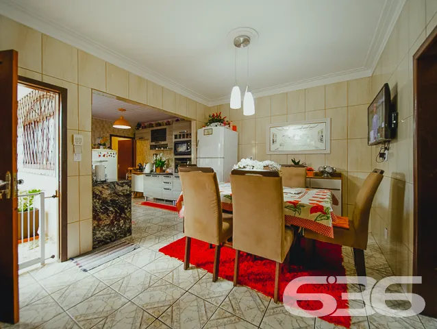 IMÓVEL COM SUÍTE + 2 QUARTOS NO BAIRRO SAGUAÇU

Es