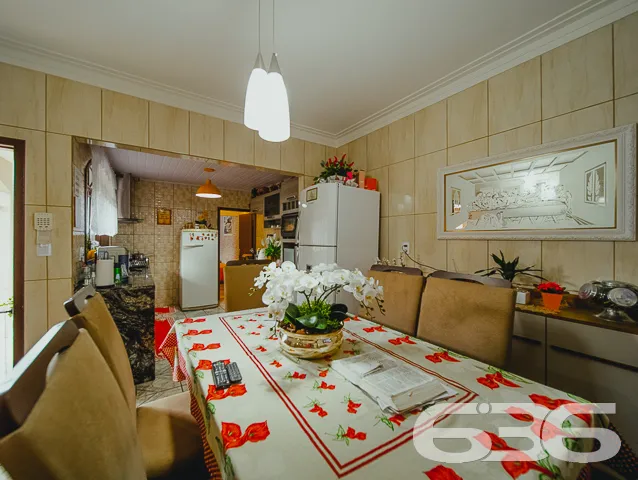 IMÓVEL COM SUÍTE + 2 QUARTOS NO BAIRRO SAGUAÇU

Es