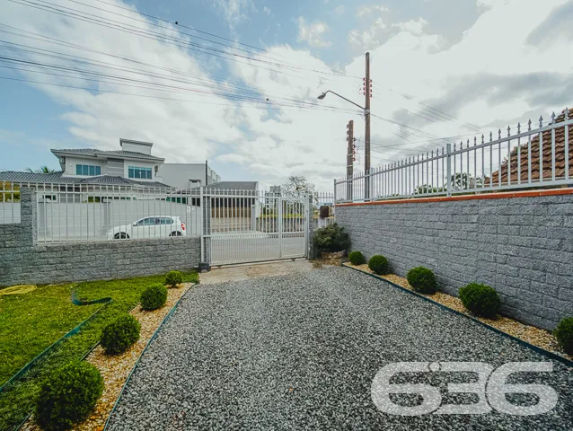 IMÓVEL COM SUÍTE + 2 QUARTOS NO BAIRRO SAGUAÇU

Es