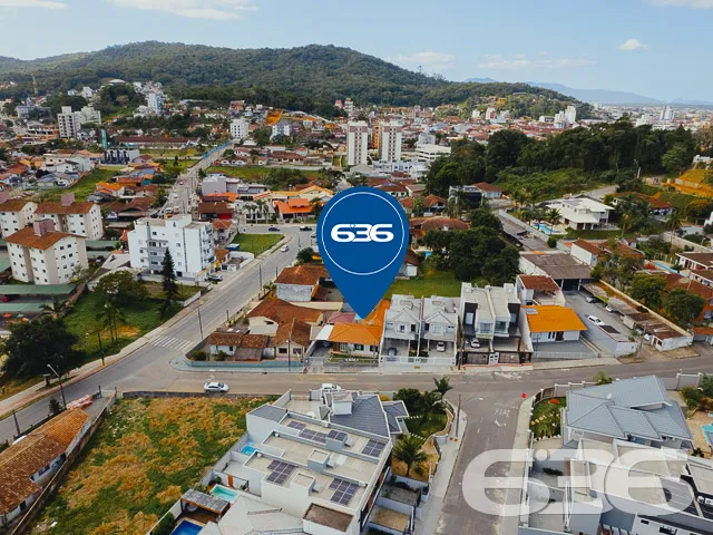 IMÓVEL COM SUÍTE + 2 QUARTOS NO BAIRRO SAGUAÇU

Es