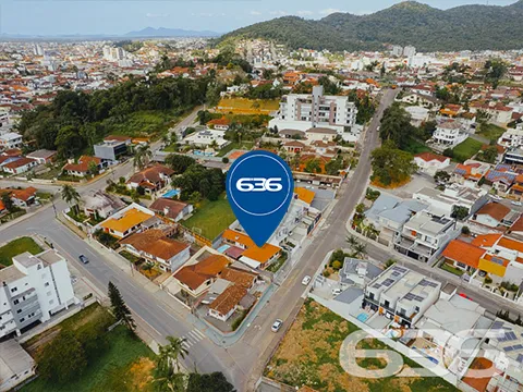 IMÓVEL COM SUÍTE + 2 QUARTOS NO BAIRRO SAGUAÇU

Es
