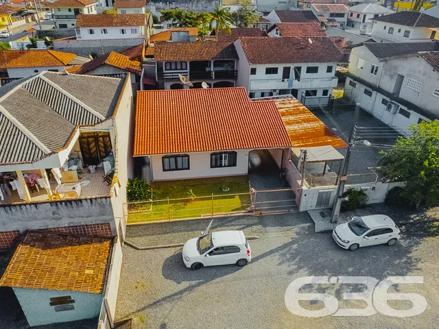 ÓTIMO IMÓVEL COM SUÍTE + 2 QUARTOS NO BAIRRO JARDI