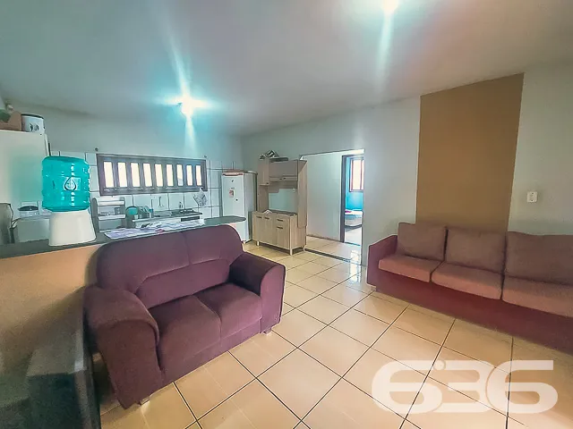 CASA COM 2 QUARTOS NO BAIRRO PARANAGUAMIRIM
Com 1