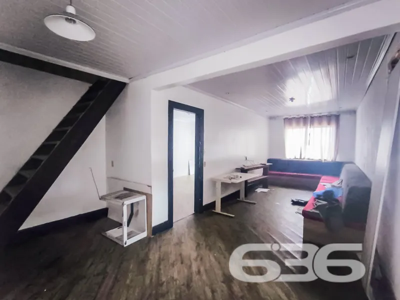 CASA COM SUÍTE + 2 QUARTOS NO BAIRRO PARANAGUAMIRI