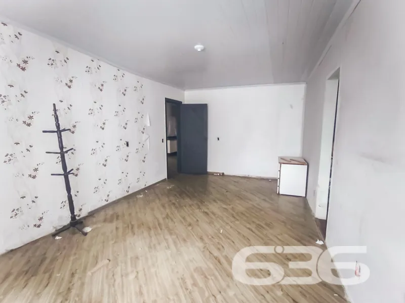 CASA COM SUÍTE + 2 QUARTOS NO BAIRRO PARANAGUAMIRI