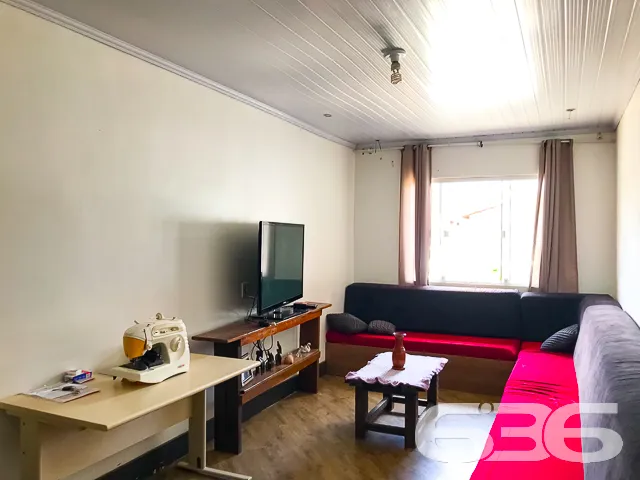 CASA COM SUÍTE + 2 QUARTOS NO BAIRRO PARANAGUAMIRI