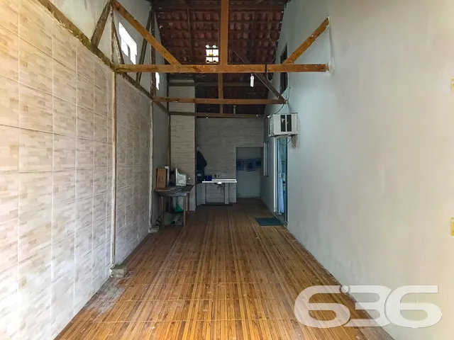 CASA COM SUÍTE + 2 QUARTOS NO BAIRRO PARANAGUAMIRI