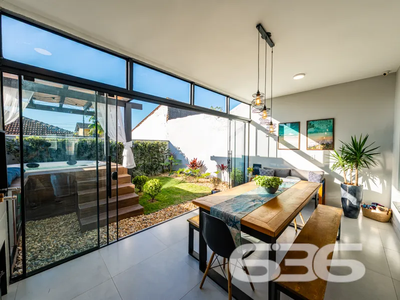 Casa Térrea Geminada Mobiliada à Venda em Balneári