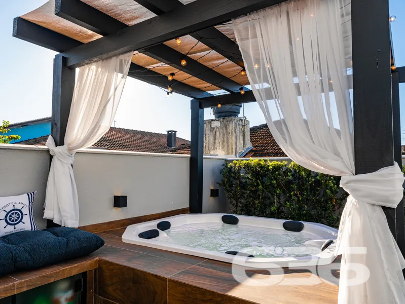 Casa Térrea Geminada Mobiliada à Venda em Balneári