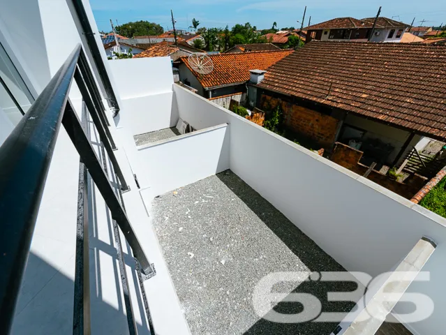 Sobrado com 1 suíte + 2 quartos no bairro Costeira