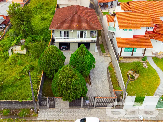 PRIMEIRA RESIDĂNCIA COM 4 QUARTOS
SEGUNDA RESIDĂN