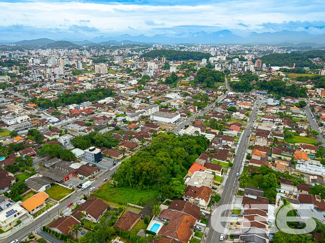OPORTUNIDADE DE TERRENO NO BAIRRO BOM RETIRO
Este