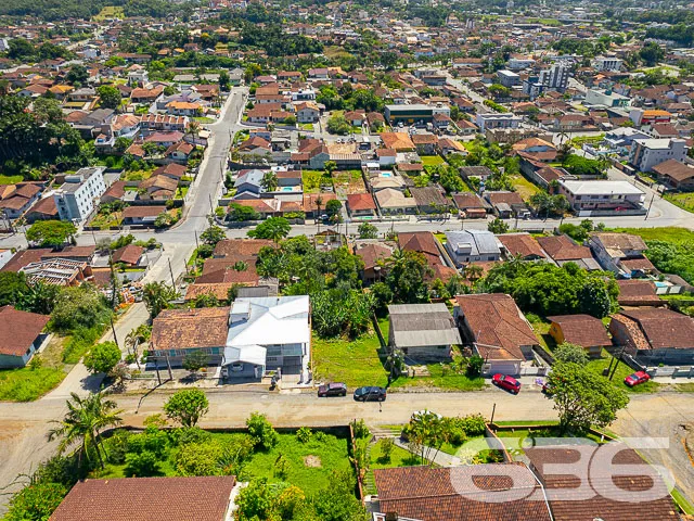 TERRENO À VENDA NO BAIRRO NOVA BRASÍLIA

Essa é um