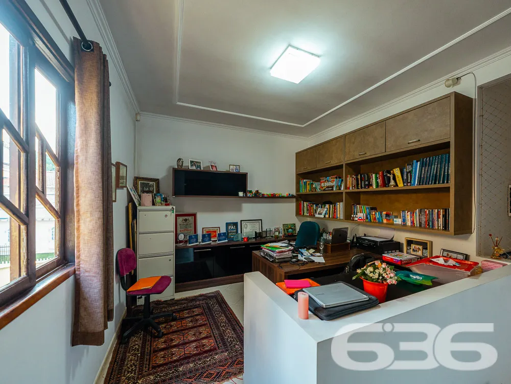 IMÓVEL ESPAÇOSO NO BAIRRO SAGUAÇU - SUÍTE COM CLOS