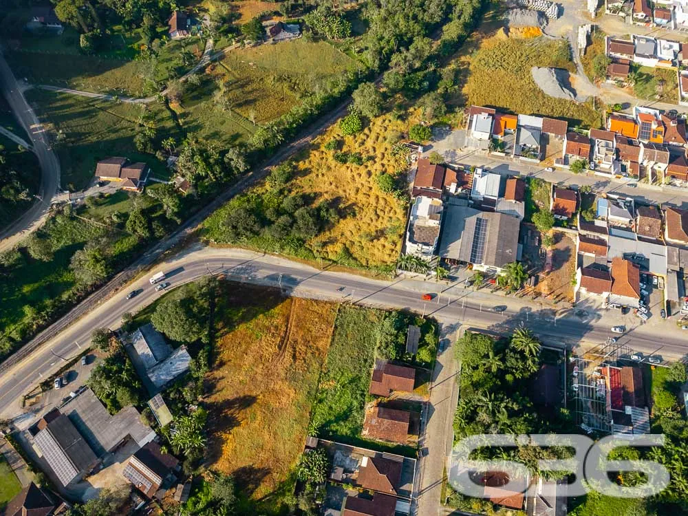 AMPLO TERRENO À VENDA NO BAIRRO NOVA BRASÍLIA
Ate