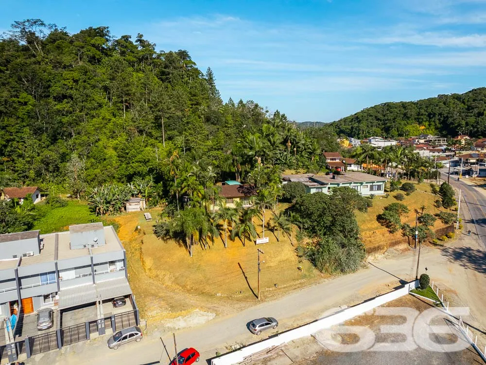 OPORTUNIDADE DE TERRENO À VENDA NO CENTRO DE PIRAB