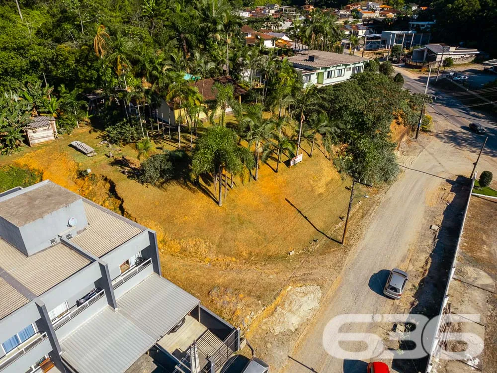 OPORTUNIDADE DE TERRENO À VENDA NO CENTRO DE PIRAB