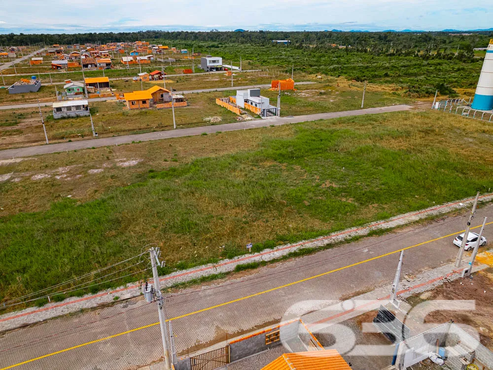 VENDE-SE TERRENO EM ARAQUARI - COLÉGIO AGRÍCOLA
I