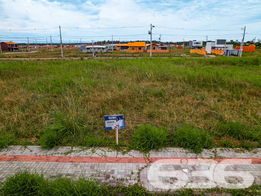VENDE-SE TERRENO EM ARAQUARI - COLÉGIO AGRÍCOLA
I