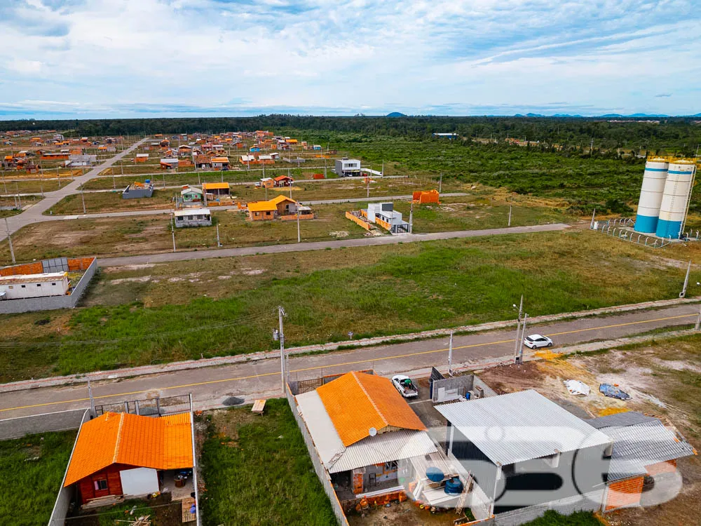 VENDE-SE TERRENO EM ARAQUARI - COLÉGIO AGRÍCOLA
I