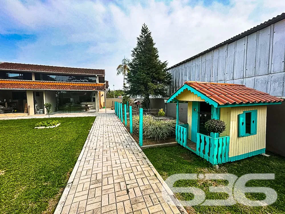 Descubra o Encanto da Residência em Glória: Elegân