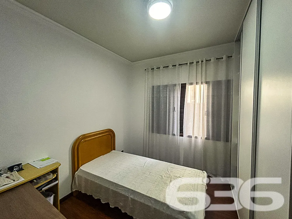 Descubra o Encanto da Residência em Glória: Elegân