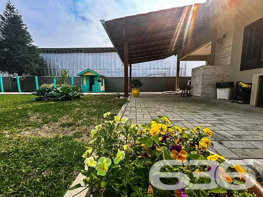 Descubra o Encanto da Residência em Glória: Elegân