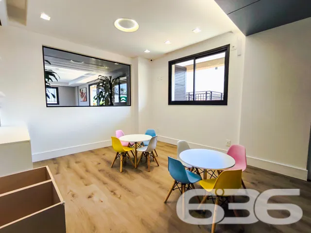 Apartamento de cobertura plana com 3 quartos, situ