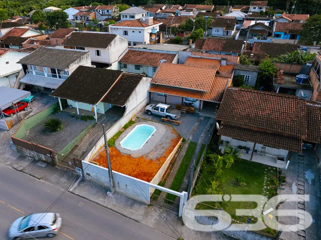 Apresentamos com exclusividade uma residĂȘncia que