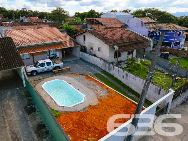 Apresentamos com exclusividade uma residĂȘncia que